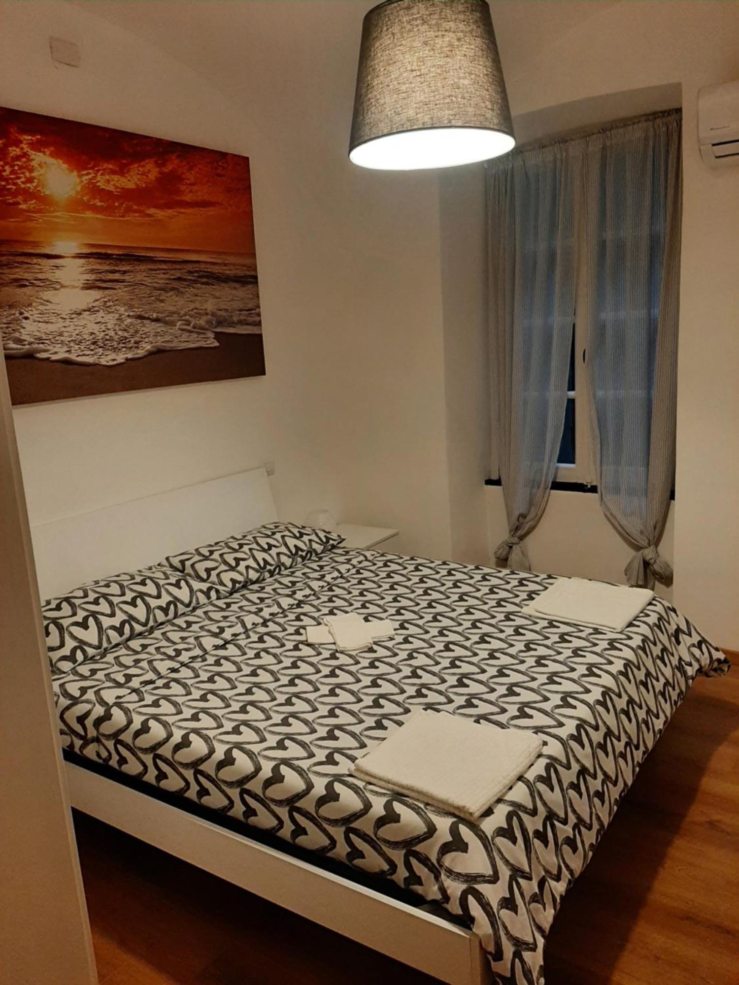 The First Luccoli Garibaldi Rolli Apartment Genoa Luaran gambar